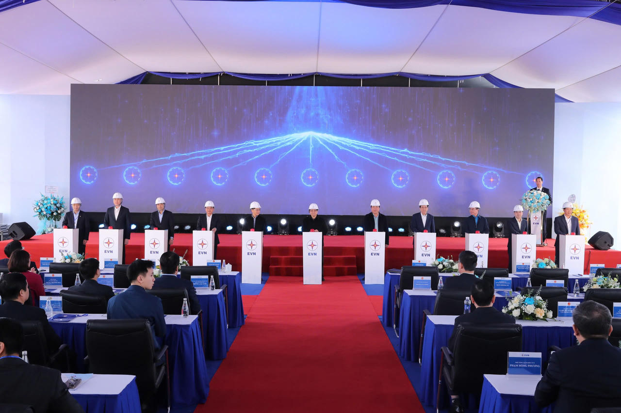 Thủ tướng yêu cầu đường dây 500 kV Vĩnh Yên - Lào Cai phải hoàn thành trong tháng 8