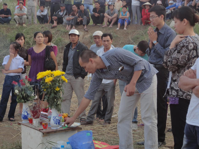 Sẽ thay biện pháp tìm thi thể bị bác sĩ vứt xuống sông?