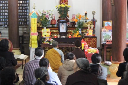 Cầu siêu cho nạn nhân bị bác sỹ thẩm mỹ phi tang xác