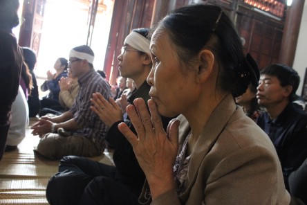 Cầu siêu cho nạn nhân bị bác sỹ thẩm mỹ phi tang xác