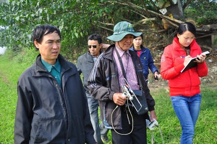 Có thể múc cát lòng sông Hồng để tìm thi thể chị Huyền