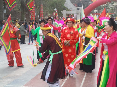 Tưng bừng lễ hội gò Đống Đa