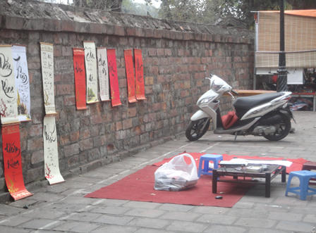 Phố “Ông Đồ” đìu hiu sau Tết 