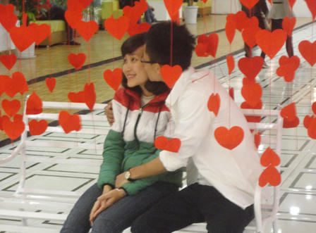 Hình ảnh đẹp của những cặp đôi Hà Nội ngày Valentine