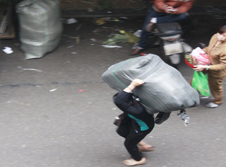 Những người phụ nữ không có ngày 8/3