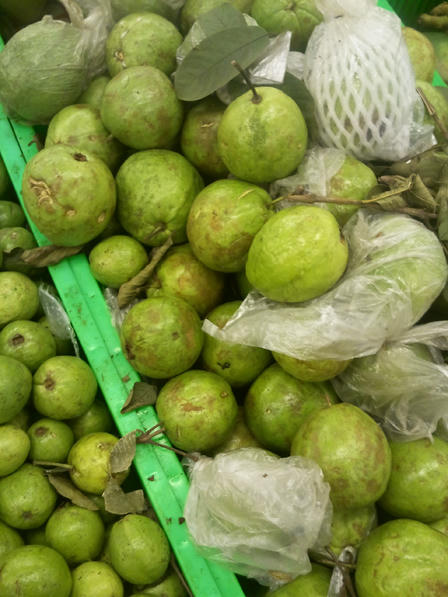 Cá chết trắng, thuỷ sản hôi thối đầy rẫy trong siêu thị Metro