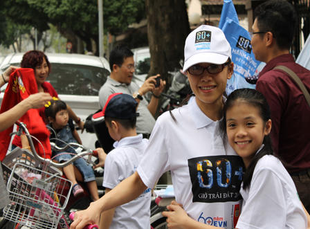 Giờ Trái đất rộn rã ở Thủ đô