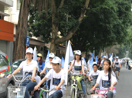 Giờ Trái đất rộn rã ở Thủ đô