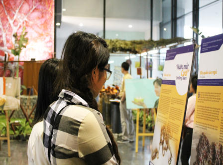 Xem "nước mắt cười"