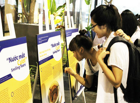 Xem "nước mắt cười"