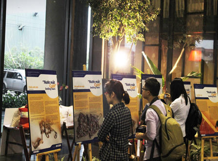 Xem "nước mắt cười"