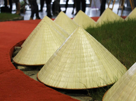 Xem "nước mắt cười"