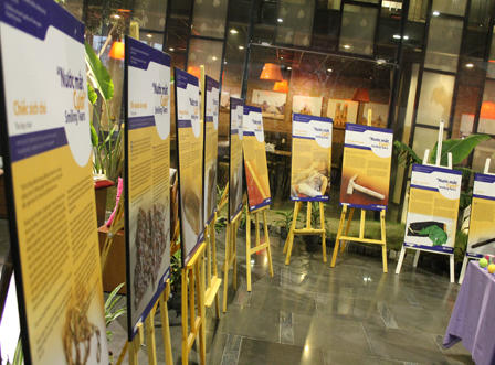 Xem "nước mắt cười"