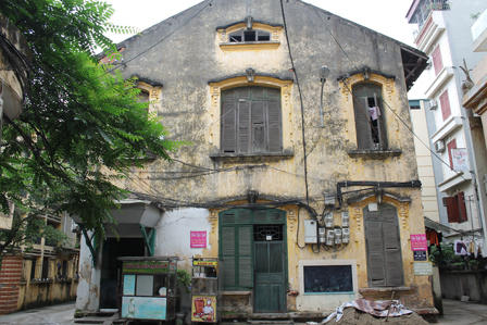 Khổ như người dân Hà Nội sống trong biệt thự