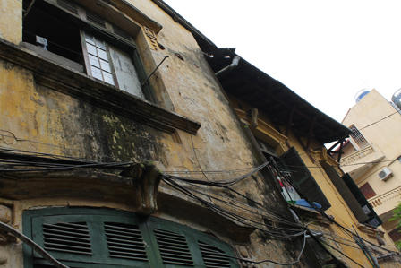 Khổ như người dân Hà Nội sống trong biệt thự