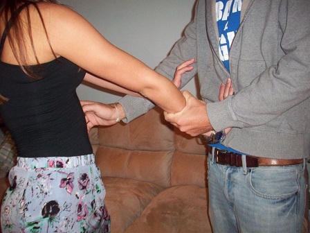 “Giá đắt” cho những nữ sinh mong đổi đời từ “nghề tay vịn” 