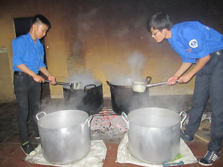 Nồi cháo từ tâm, ấm lòng bệnh nhân nghèo