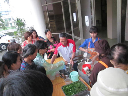 Nồi cháo từ tâm, ấm lòng bệnh nhân nghèo