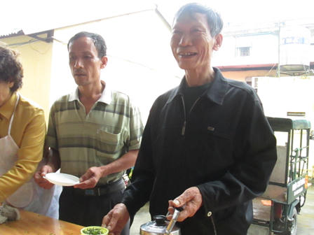 Nồi cháo từ tâm, ấm lòng bệnh nhân nghèo