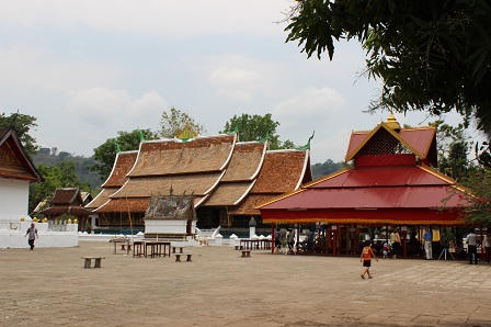 30/4, giới trẻ kéo nhau xuất ngoại để trải nghiệm