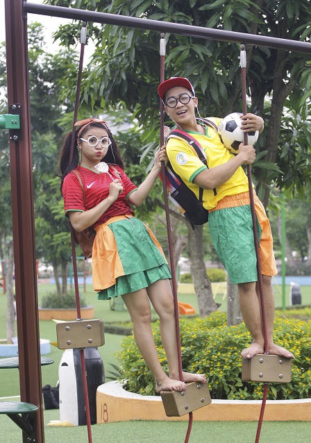 Cặp đôi hotboy, hotgirl tung bộ ảnh ” “Tình yêu trăm năm với bóng đá“