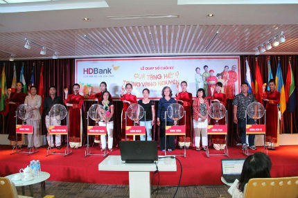 Tìm được khách hàng trúng 1kg vàng từ HDBank