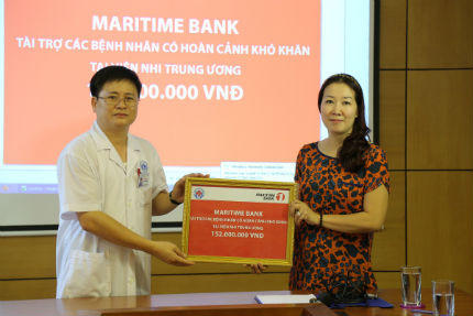 Maritime Bank tiếp tục trao học bổng cho học sinh nghèo vượt khó