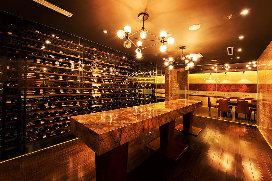 Khai trương Almaz, công bố chương trình tri ân tại Vinhomes Riverside