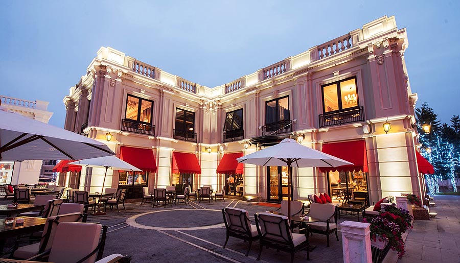 Khai trương Almaz, công bố chương trình tri ân tại Vinhomes Riverside