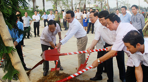 Chủ nhiệm Ủy ban Kiểm tra TW thăm dự án của Tập đoàn FLC