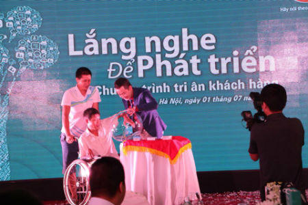 Viettel thưởng 390 triệu đồng cho các khách hàng “bắt lỗi”