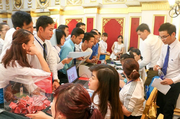 Hateco Hoàng Mai: Hơn 500 khách trong buổi bán hàng đầu tiên