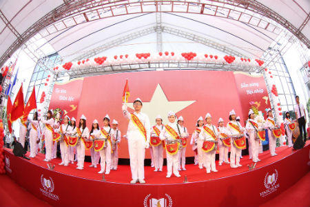 Xúc động Lễ khai giảng đề cao lòng tự tôn dân tộc tại Vinschool