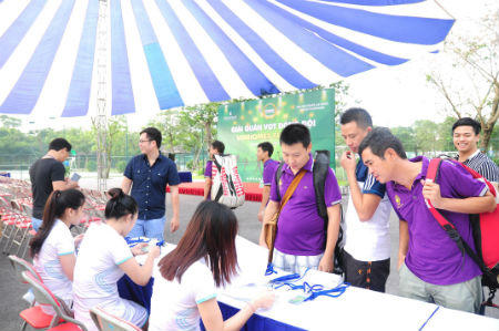 Hàng trăm cư dân tham dự Giải quần vợt đồng đội Vinhomes Cup 2015