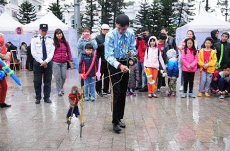 Hàng nghìn cư dân cuồng nhiệt với “Chào 2016” tại Vinhomes Royal City