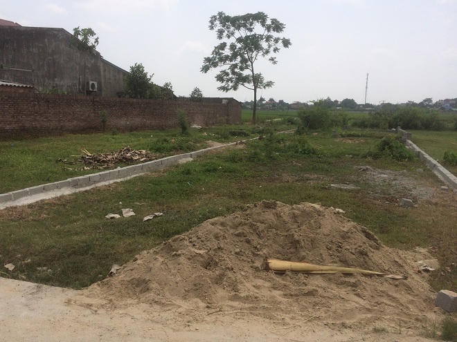 Mất đất lại ôm nợ hàng trăm triệu vì quá tin hàng xóm