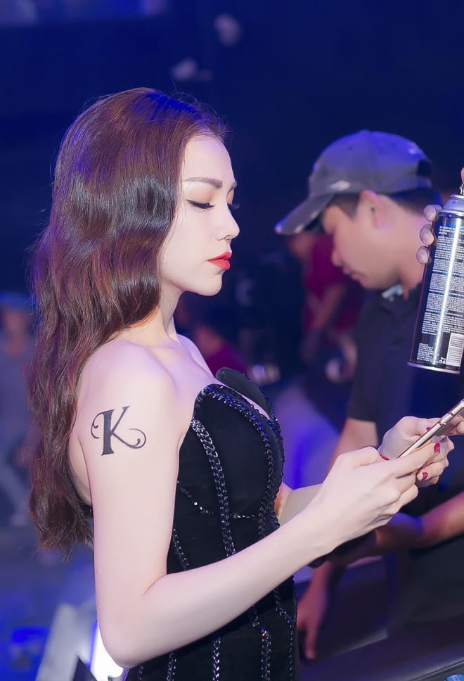 Trà Ngọc Hằng “kiêu” nhưng đắm say với Hiếu Nguyễn