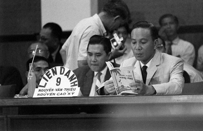 Nguyễn Văn Thiệu - 'Bất chiến' tự nhiên thành, từ Đại tá bước lên ngôi Tổng thống