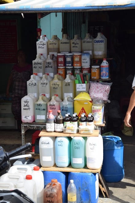 Chợ hóa chất Kim Biên (TP.HCM): Một ngày “mục sở thị” nơi buôn bán “thần chết”