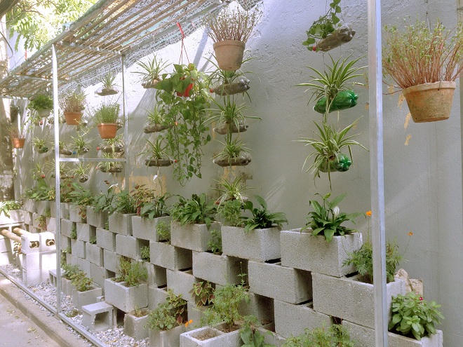 Ý tưởng độc đáo biến bãi rác thành vườn hoa