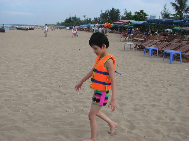 Hè về, cho con học hay chơi? 