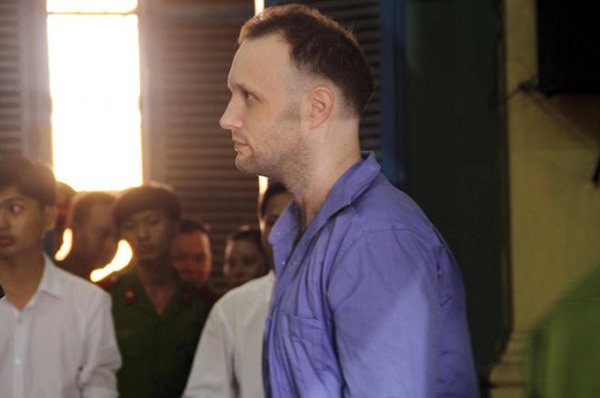 Xách ma túy trừ nợ, 'ông Tây' lĩnh án chung thân