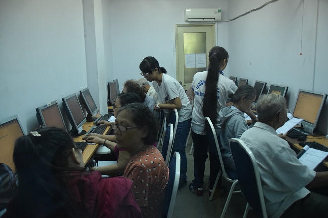 Lớp học dành cho người già thời @