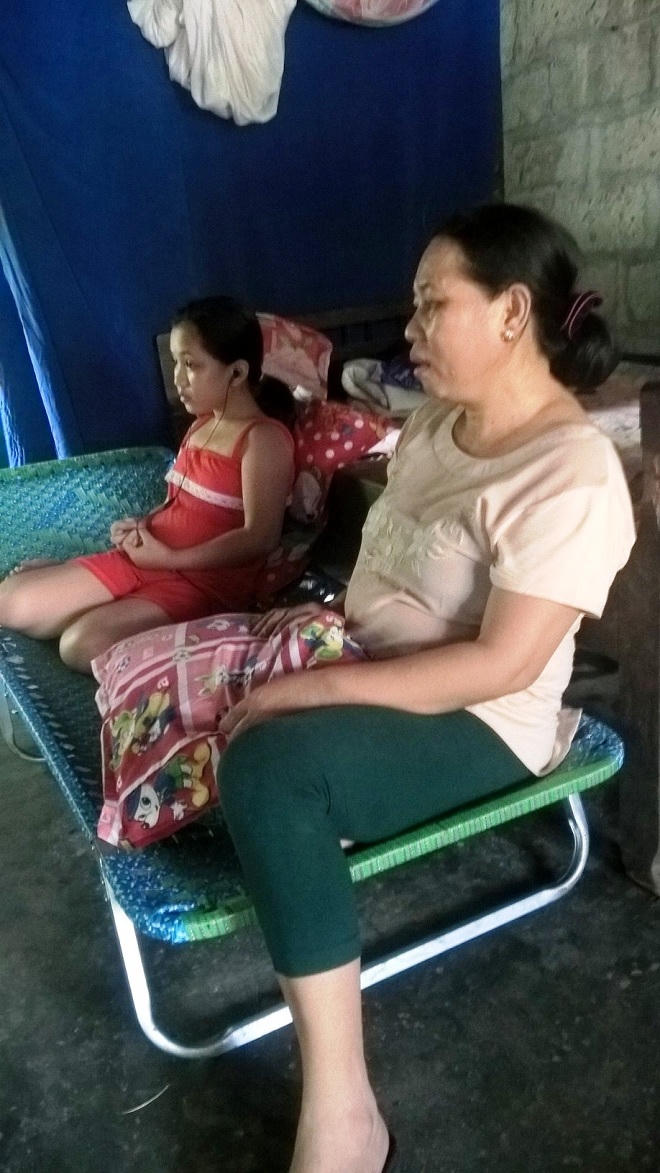 Bố mẹ đi làm ăn xa, con viết di thư nhảy sân trường tự vẫn