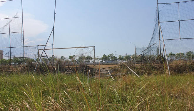 “Đột nhập” khu biệt thự trăm tỉ bỏ hoang