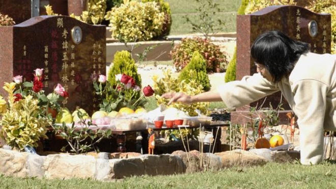 Rùng rợn: Đào mồ trộm thi thể phụ nữ, làm đám cưới cho người chết