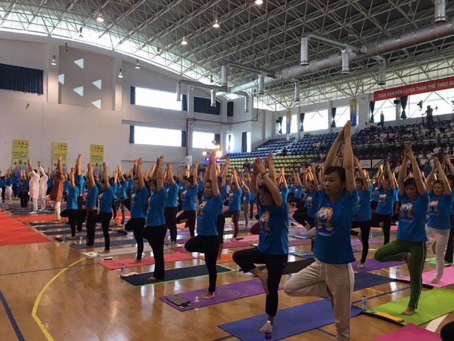 1000 người hưởng ứng Ngày Quốc tế Yoga tại TP. Hồ Chí Minh.