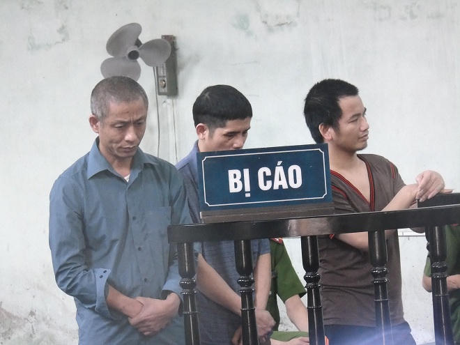 Bố mẹ tử tù 10 năm thót tim 'đợi' ngày con bị thi hành án