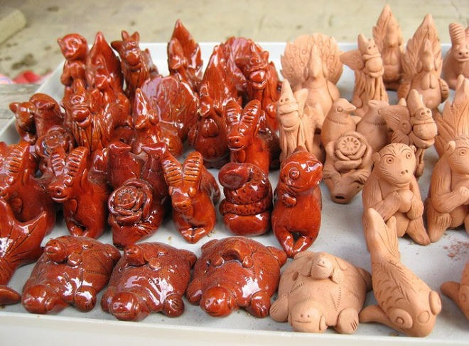 Sống chết nhờ... cục đất sét