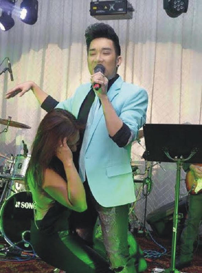 Tình trạng 'sờ mó' lan rộng trong showbiz